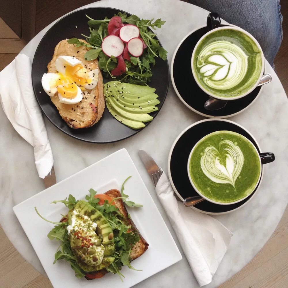 Матча латте старбакс. Матыя чай латте старбкс. Starbucks chai tea чай. Айс матча латте. Матча латте.