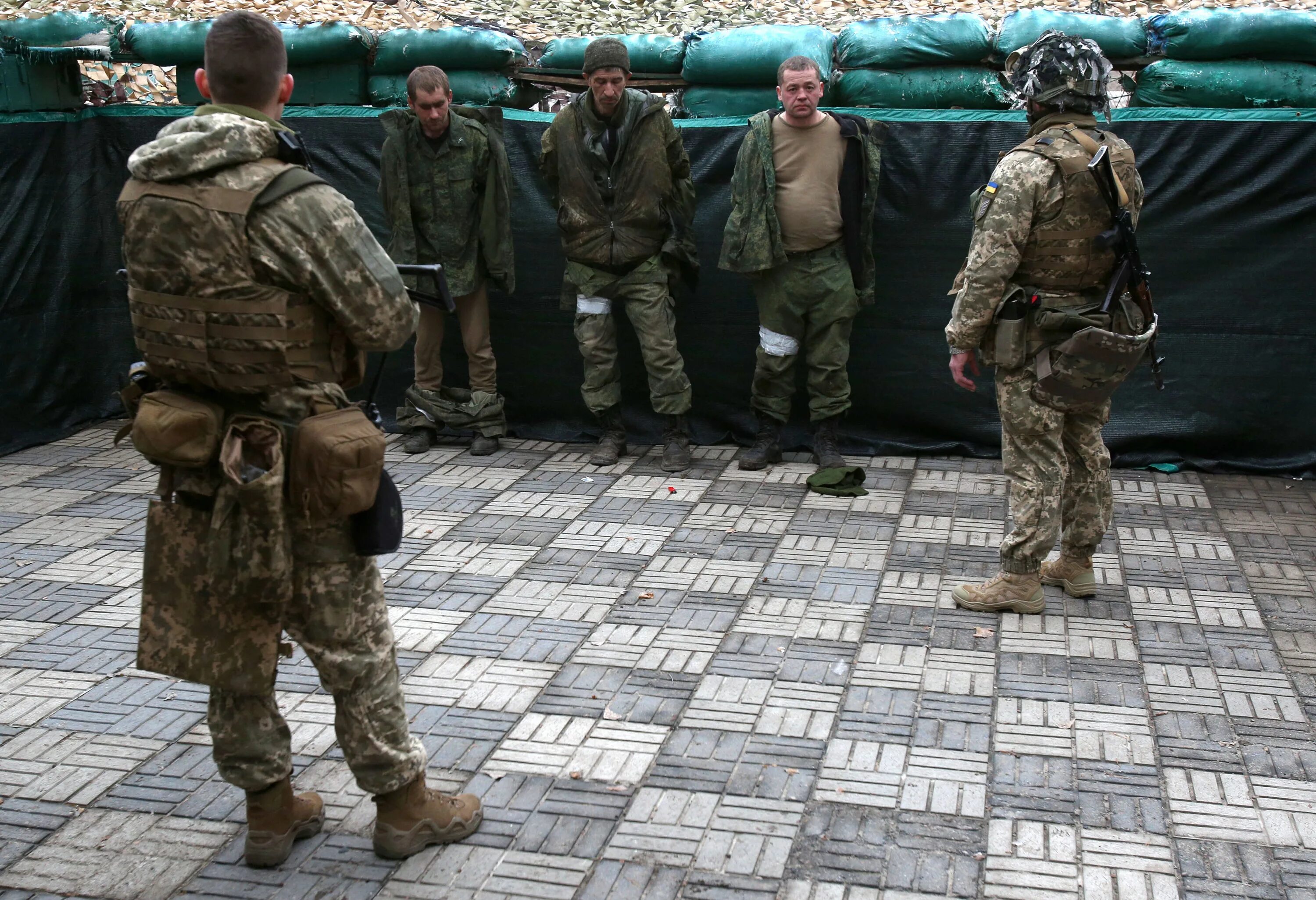 Военные пленные украины список. Солдат ЧВК Вагнер. Пленные русские солдаты на Украине 2022. Российские пленные на Украине 2022.