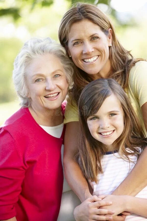 Женщины разных поколений. Семья три поколения. Family woman s. Family woman s. Мама бонд.