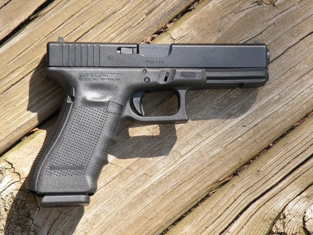 Сигнальный глок. Глок 17. пистолет глок 17. 9 мм пистолет глок-17 (glock-17). glock 17 боевой.