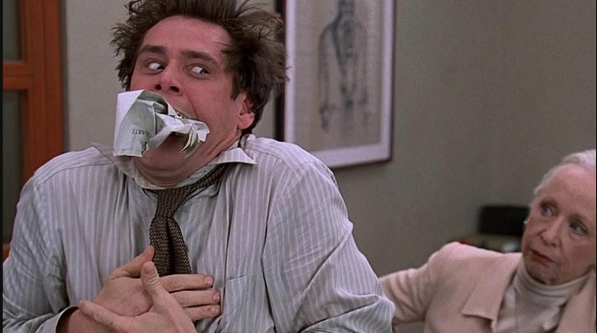 Можно кушать бумагу. Можно кушать бумагу. Мужчина ест бумагу. Ест бумагу. Поедание бумаги.