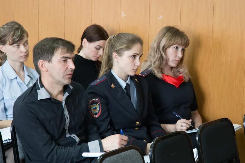 Начальник отдела дознания гу мвд по иркутской области. Мвд иркутск. Дознание ангарск. Отдел дознания. Девушка дознаватель.