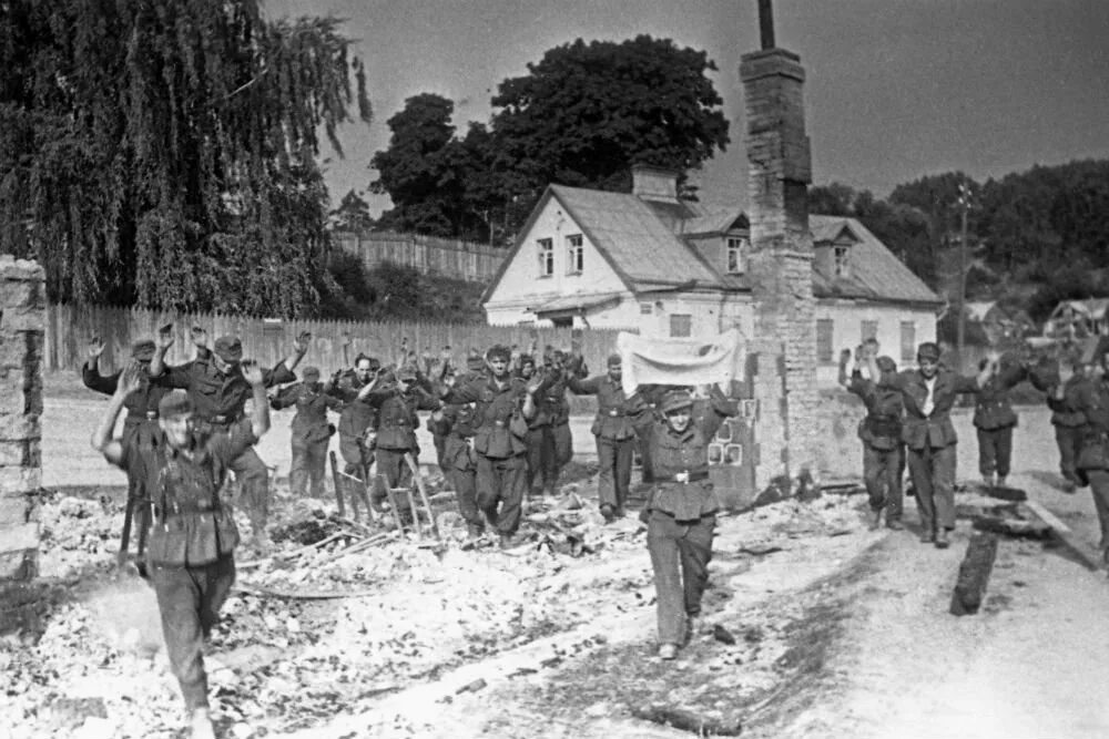 Освобождение Вильнюса 1944. 13 Июля 1944 года освобождение Вильнюса. Освобождение столицы Литвы Вильнюса (13 июля 1944 г.). Вильнюсская операция 1944. Летом 1944 г
