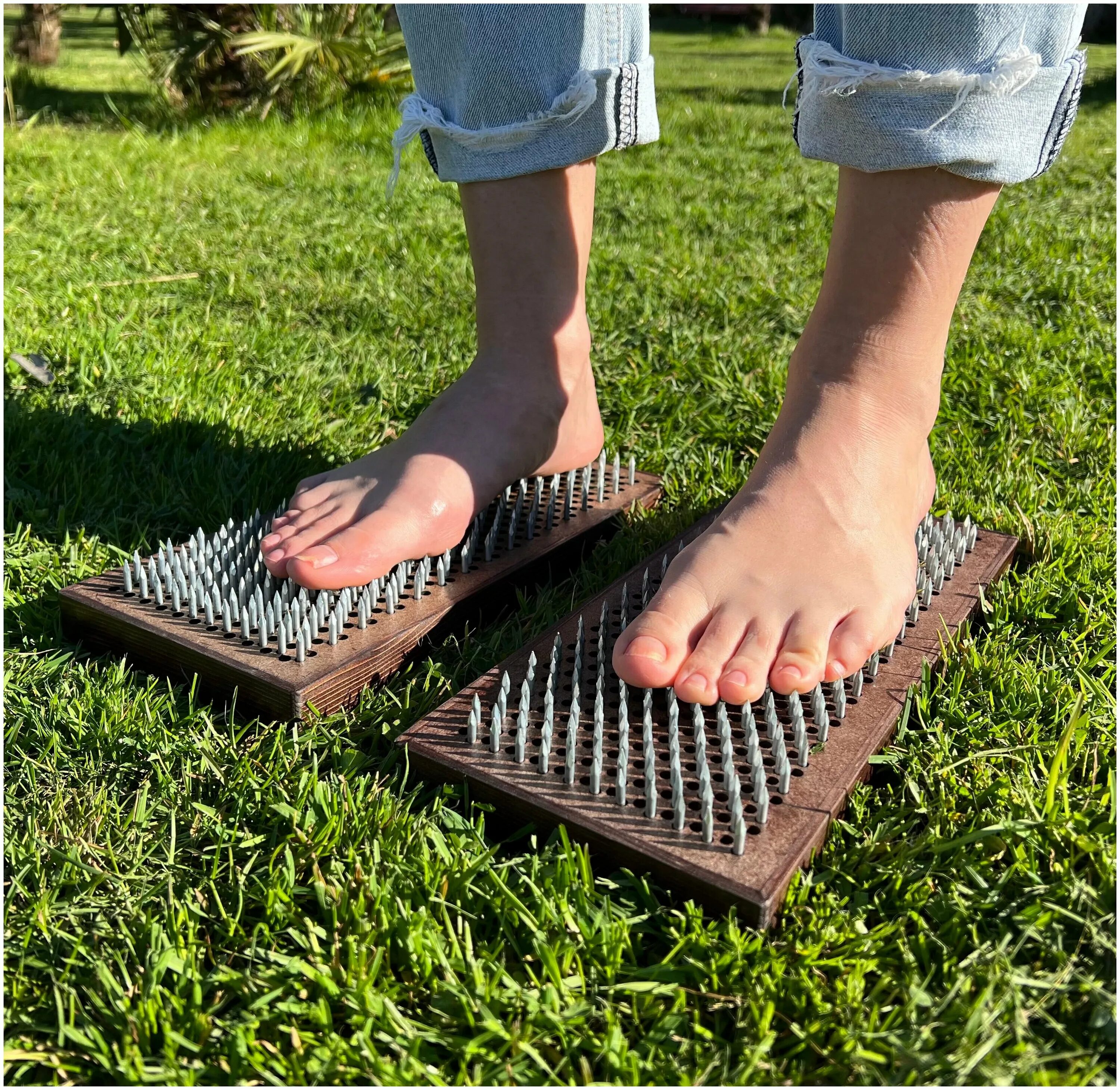 Доска садху для начинающих какую выбрать. Садху йога гвозди. Доска садху с деревянными гвоздями. Доска садху 10 мм. Доска с гвоздями садху.