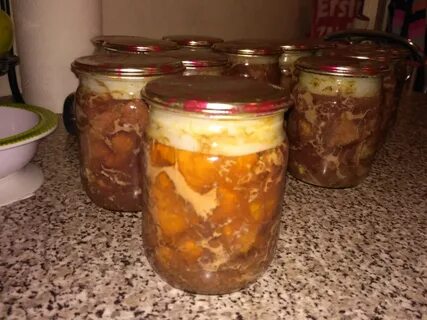 Тушенка из говядины в кастрюле