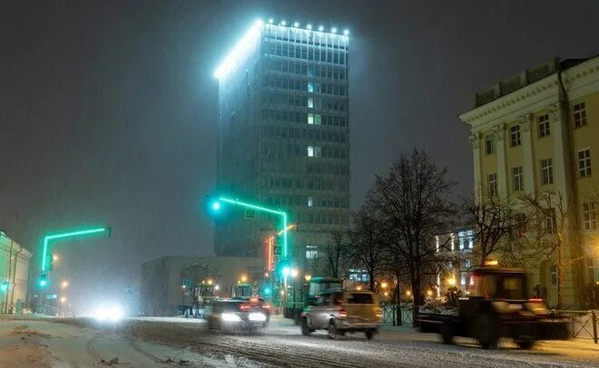 Ночью был сильный. Казанский вечером март. Ночь март. День и ночь фото. Москва ночью сейчас.