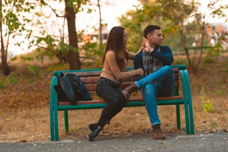 Девушка отказывает парню. Парень отказ. девушка отказала в отношениях. your angry boyfriend.