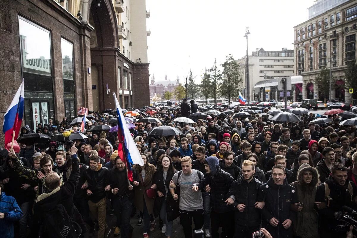 Какой митинг проходит. Митинг Навального в Москве. Митинг Навального 2017 Москва. Сит НГ навальгог в Москве.