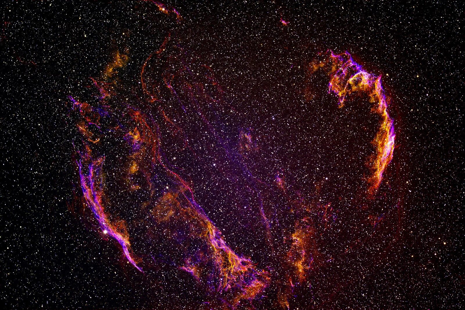 Диффузная туманность. Туманность NGC 6960. Туманность вуаль. Диффузная материя. Туманность ВЕДЬМИНА метла.