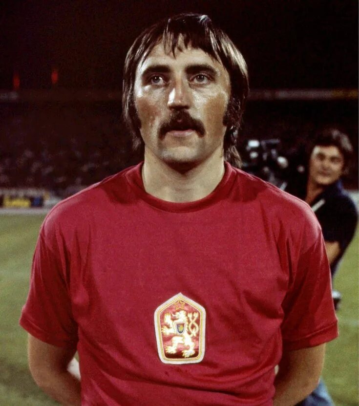 Паненка футболист. Антони паненка 1976. Паненка футболист. Паненка в футболе. Антонином паненкой.