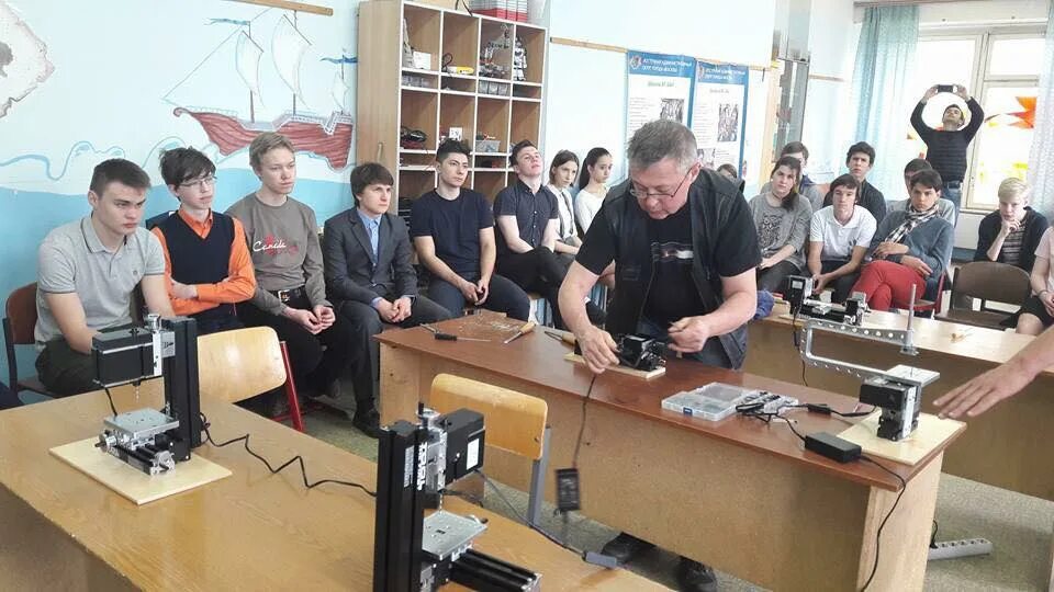 Школа 444 на электрозаводской. Школа 444 нижняя первомайская. Школа 444 10 класс. Школа 444 фото. Школа 444 москва.
