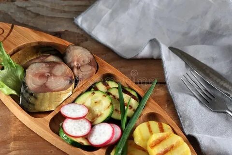 Скумбрия копченая с картошкой
