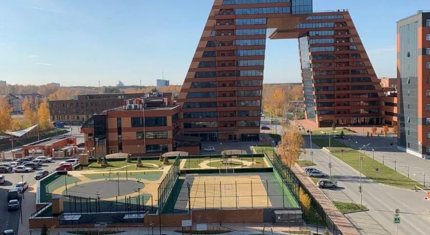 Гнесиных 10 1 академгородок. Улица гнесиных 10/1 новосибирск. Новосибирск улица гнесиных 10/1 офис. Здание нгту академгородок. Ул гнесиных 10/1 новосибирск.