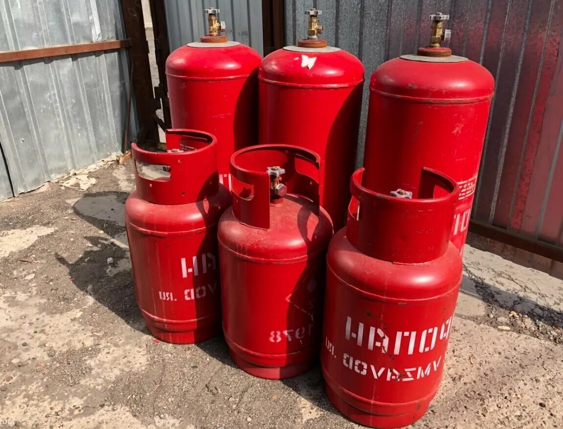 грузомолл березовский привоз. реклама газа в баллонах. газ 53 водовоз. баллон хладон 227еа. зил 130 водовоз.