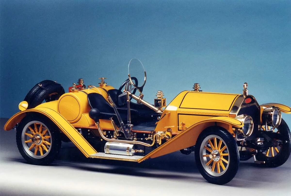 Мерсер рейсэбаут 1912. Август хорьх ауди. Первый автомобиль 1864. Jaguar ss1. Авто история автомобиля.