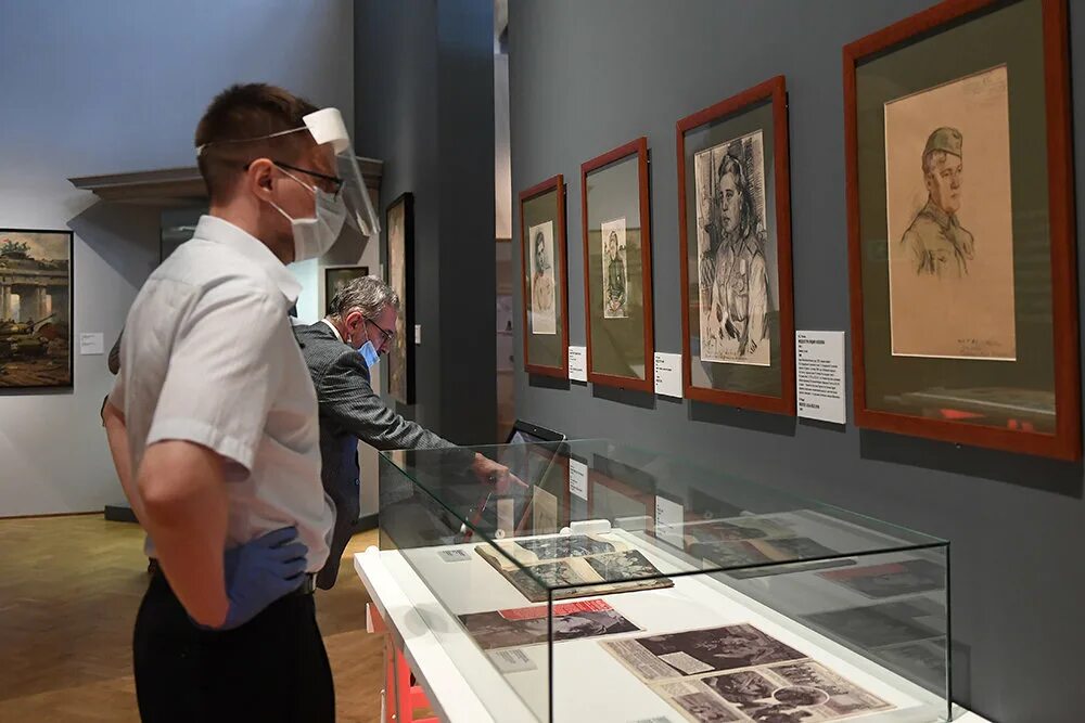 Зал васнецова в третьяковской галерее. Музей востока выставка чувашии. Работа в музеях москвы. Сказки васнецова третьяковская галерея. Аудиогиды для музеев.