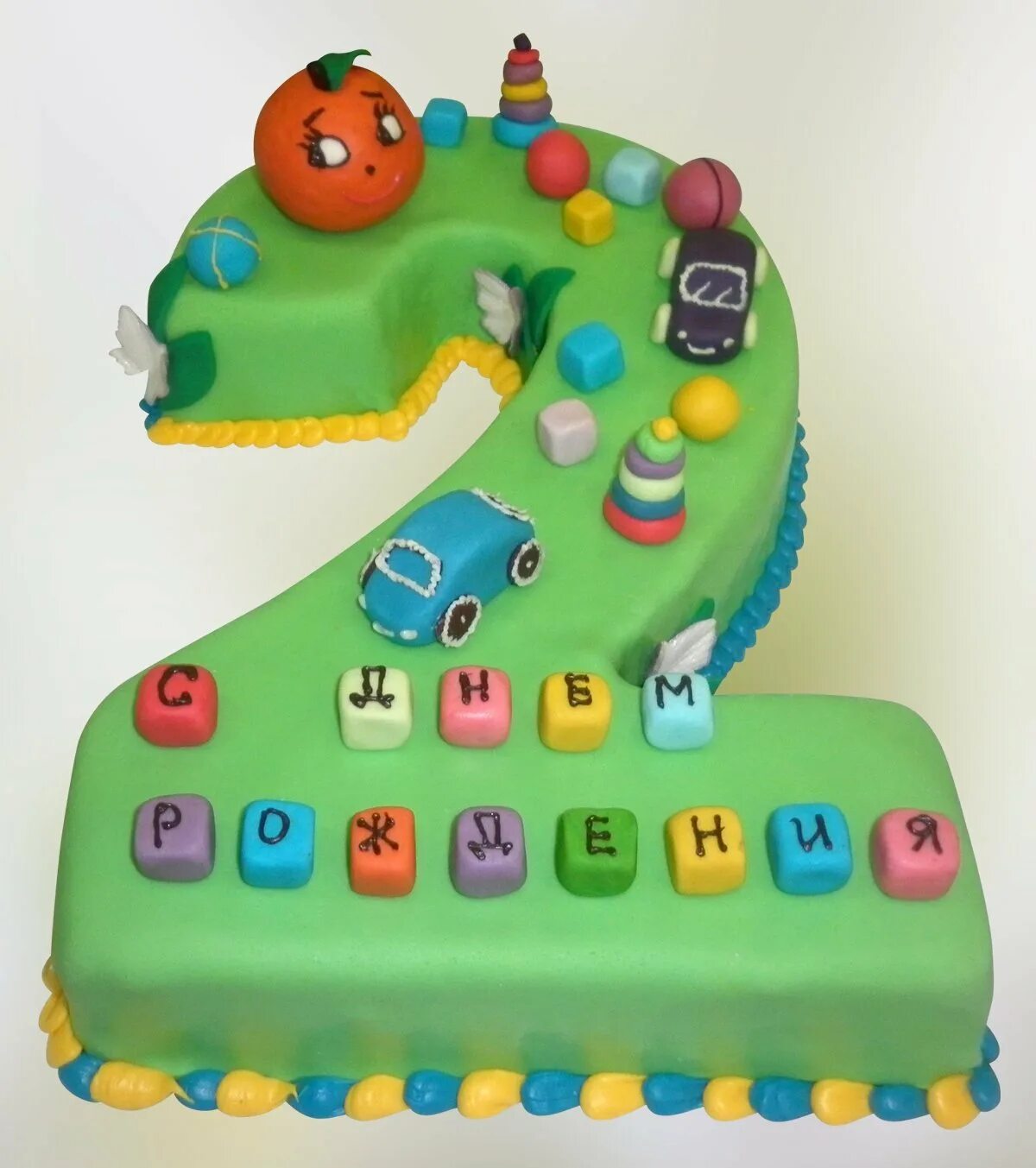 Торт на два годика. Торт на 2 годика мальчику. Торт на 2 года мальчику. Тортик на два годика мальчику. Торт для мальчика 2 нола.