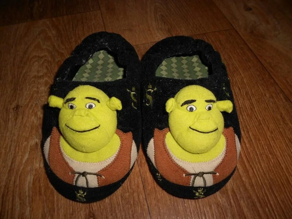 Тапочек со. Тапочки кожаные marex. Тапочки со смайликами резиновые. Тапочки смайлики. Тапочки с лампочками.