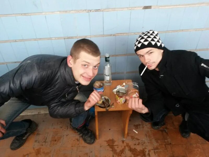 Трэш и ужас на природе соцсети. Петух форточник гамезо. Дурацкие фото из одноклассников. Странные фото из одноклассников. Чудики из социальных сетей.