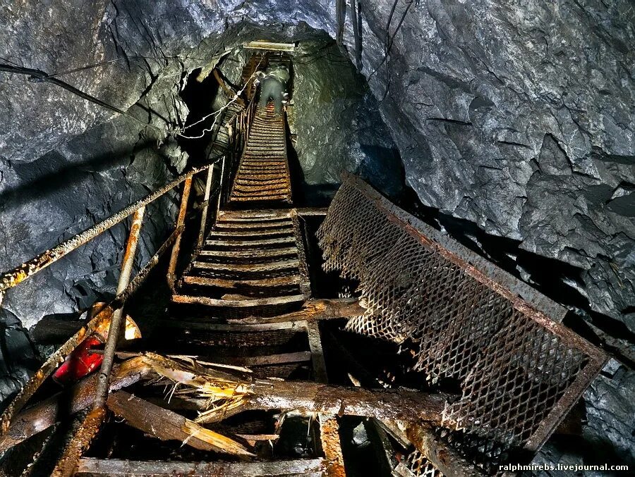 Шахтно штрековый способ добычи в древней греции. Добыча угля в китае. Добыча железной руды в японии. Минеральные ресурсы. Горнодобывающая промышленность португалии.