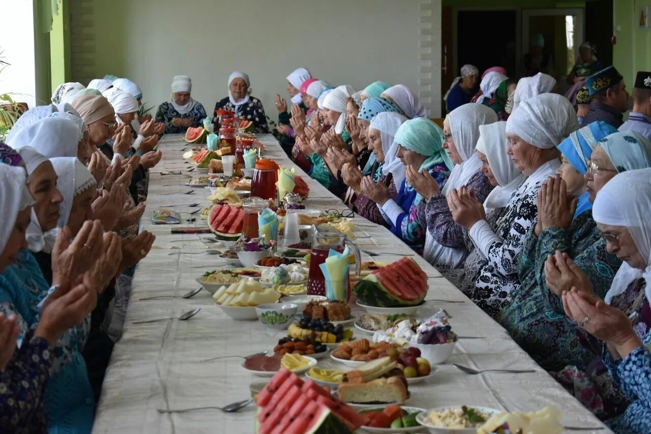 Татарский пост. Татарское коран ашы. мусульманский коран ашы. татарский праздник коран ашы. сервировка стола на коран ашы.