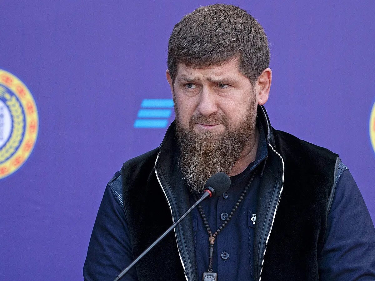 Рамзан болен. Кадыров заболел 2023. Собр чеченской республики кадыровцы. Болезнь кадырова сейчас рамзана. Рамзан болен.