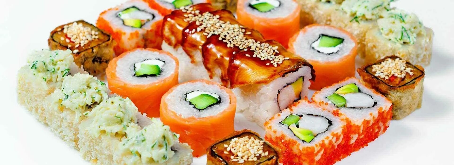 Филадельфия в кунжуте ролл. Суши вок кировск. Роллы вкусно и точка. Роллы вкусно и точка. Дорогие роллы.