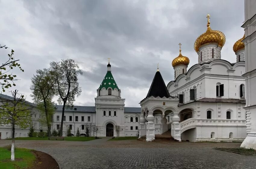 Свято-Троицкий Ипатьевский мужской монастырь, Кострома. Ипатьевский монастырь Кострома. Кострома Свято-Троицкий Ипатьевский монастырь надвратный храм. Кострома Ипатьевский монастырь в Костроме. Ипатьевский монастырь сайт