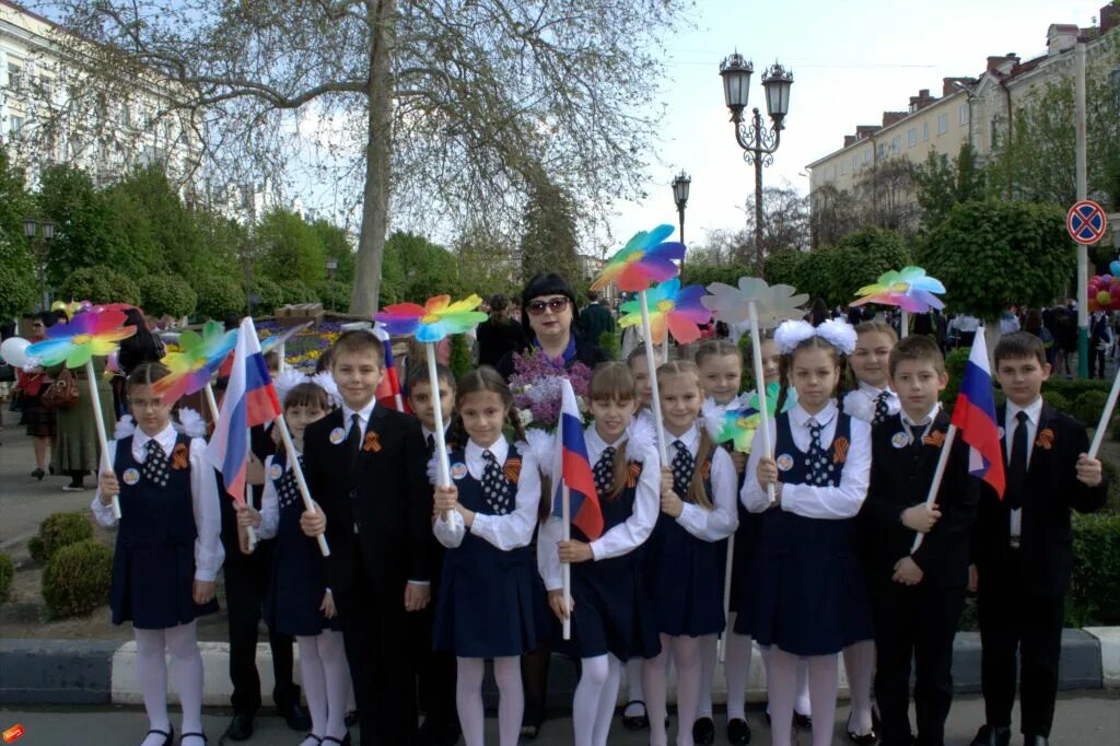 Гимназия 1 Армавир. 1 Школа Армавир. Гимназия 1 Армавир 9 б. СОШ 18 Армавир. Г армавир школа