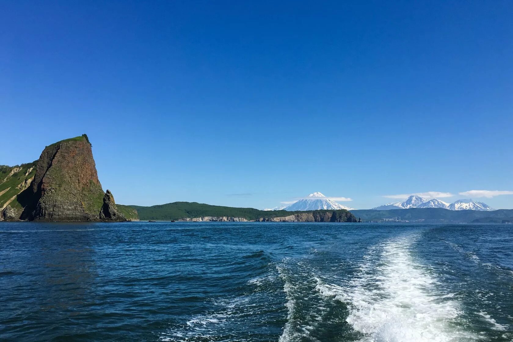 На камчатке море или океан. Камчатка тихий океан фото. Петропавловск-камчатский тихий океан. Тихий океан камчатка. На камчатке море или океан.