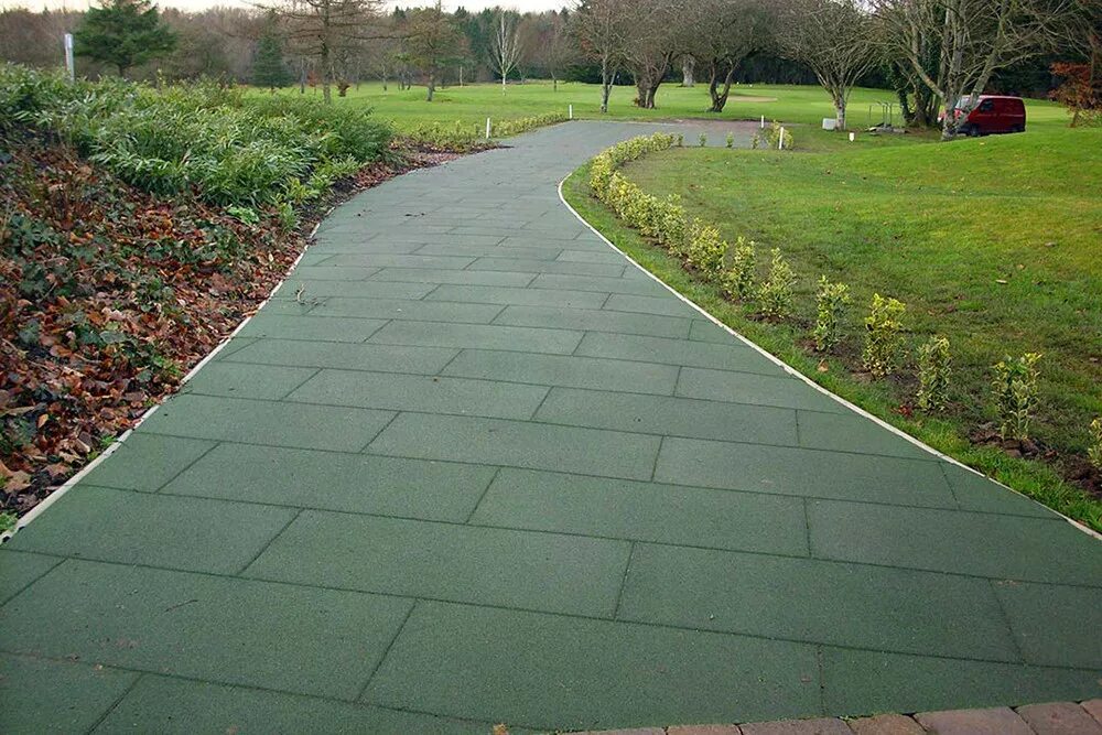 Прорезиненная плитка для дорожек. Покрытие для дорожек. Модульное покрытие для садовых дорожек. Дорожки из брусчатки. Резиновая плитка 50х50х30.