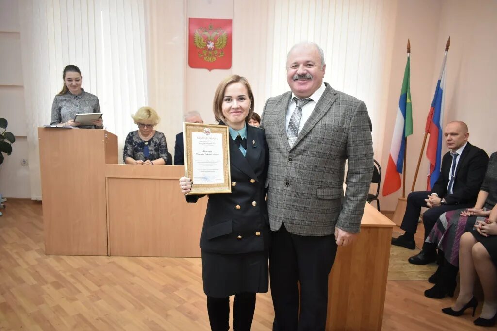 Сайт усть абаканского суда. Судья Усть-Абаканский районный суд. Председатель Усть-Абаканского Чеменев. Усть Абакан суд. Мировой суд Усть Абакан.