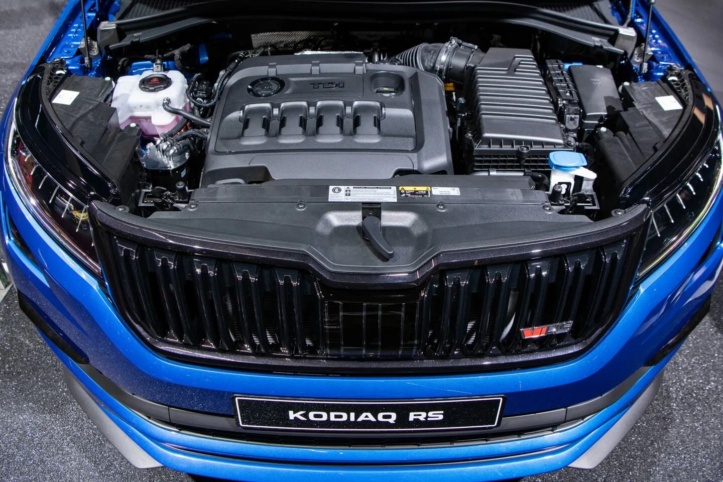 Skoda kodiaq двигатель. Подкапотное пространство skoda kodiaq. симпозер звука skoda kodiaq. фото мотора шкода рс. двигатель реатный шкода рс.