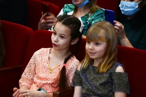 Поздравили детей сотрудников