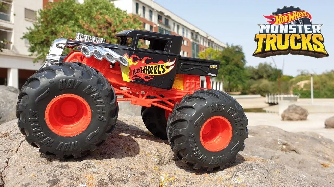 Включи про монстр траков hot wheels. Монстр трак Боун шейкер. Hot Wheels монстр трак Bone Shaker. Машинка hot Wheels монстр трак, gcf94_gkd32. Хот Вилс монстр трак Bash ups.