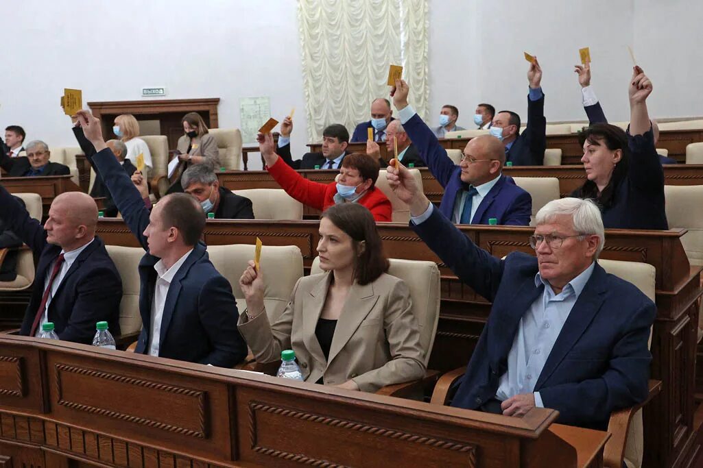 Государственная дума заседание володин. 8 депутатов. Акзс 8 созыва. Депутаты госдумы 8 созыва. Законопроект.