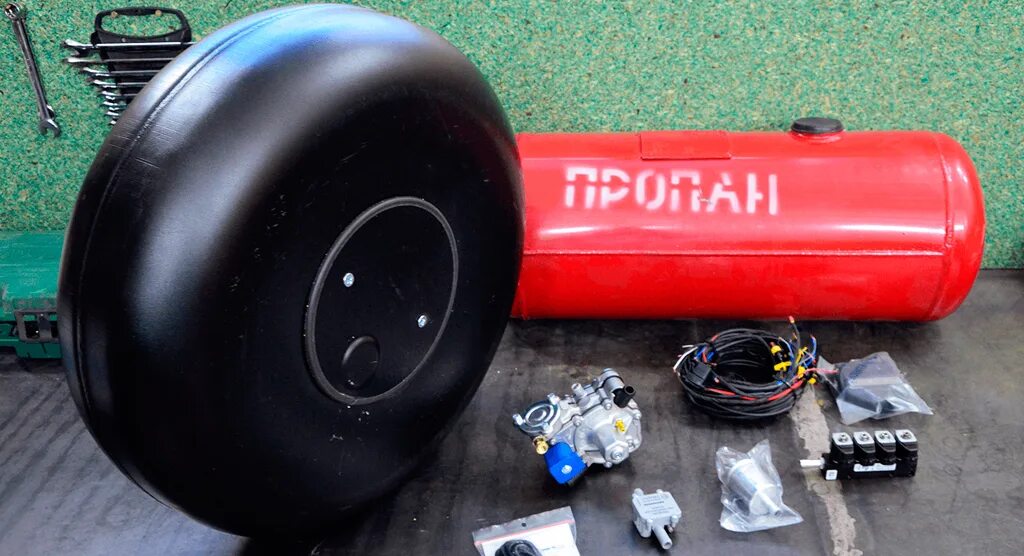 Минусы автомобилей на природном газе. Виды автомобильного топлива. Комплект гбо lovato 4 поколения. Гбо stag 300 4 isa2. Альтернативные виды топлива.