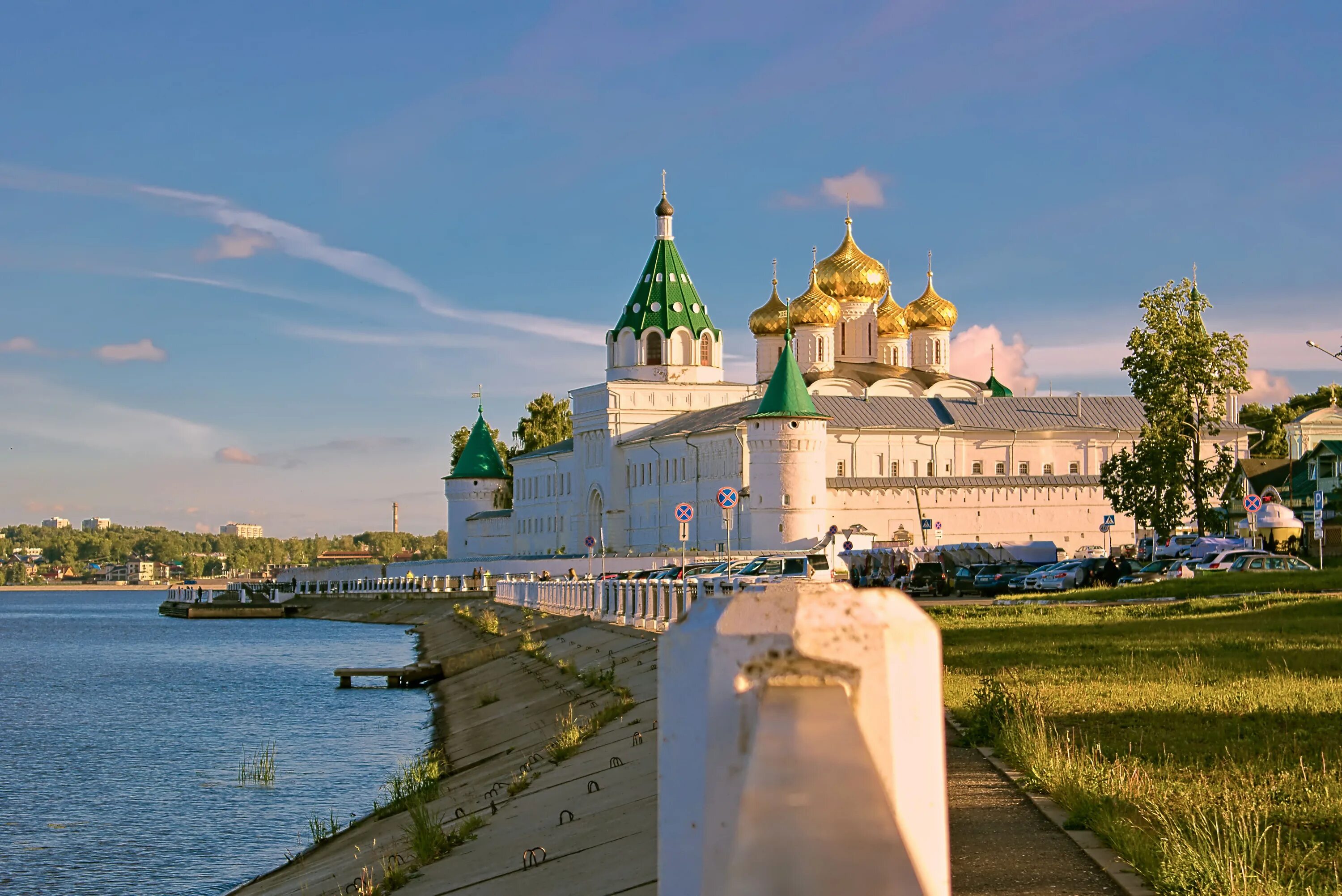 Кострома. Кострома достопримечательности. Кострома фото. Кострома красивые места. Автобусные туры из костромы