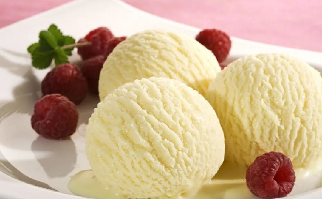 Мороженки 1. Мороженое пломбир ванильный. Мороженое сливочный пломбир. Пломбир сливочное молочное мороженое. Ванильное мороженое.