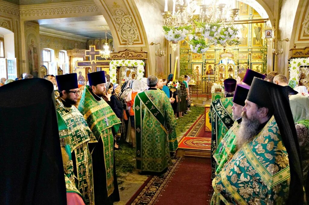 храм троицы в карачарово расписание