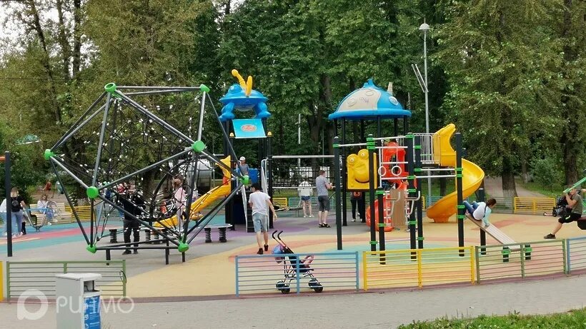 Парк костино королев. Детская площадка дк костино. Входная группа в парке. Г. Г.
