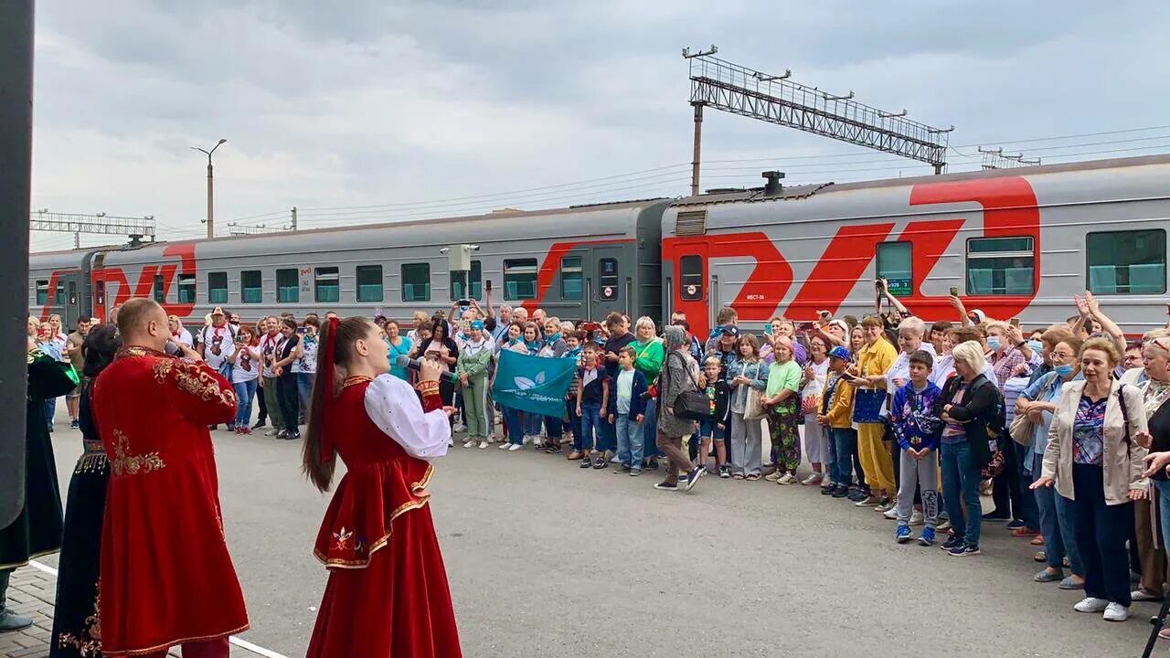 Туристический поезд. Туристический поезд "яркие выходные в Приволжье".. Первый туристический поезд. Ульяновск поезд. Туристический поезд выходного