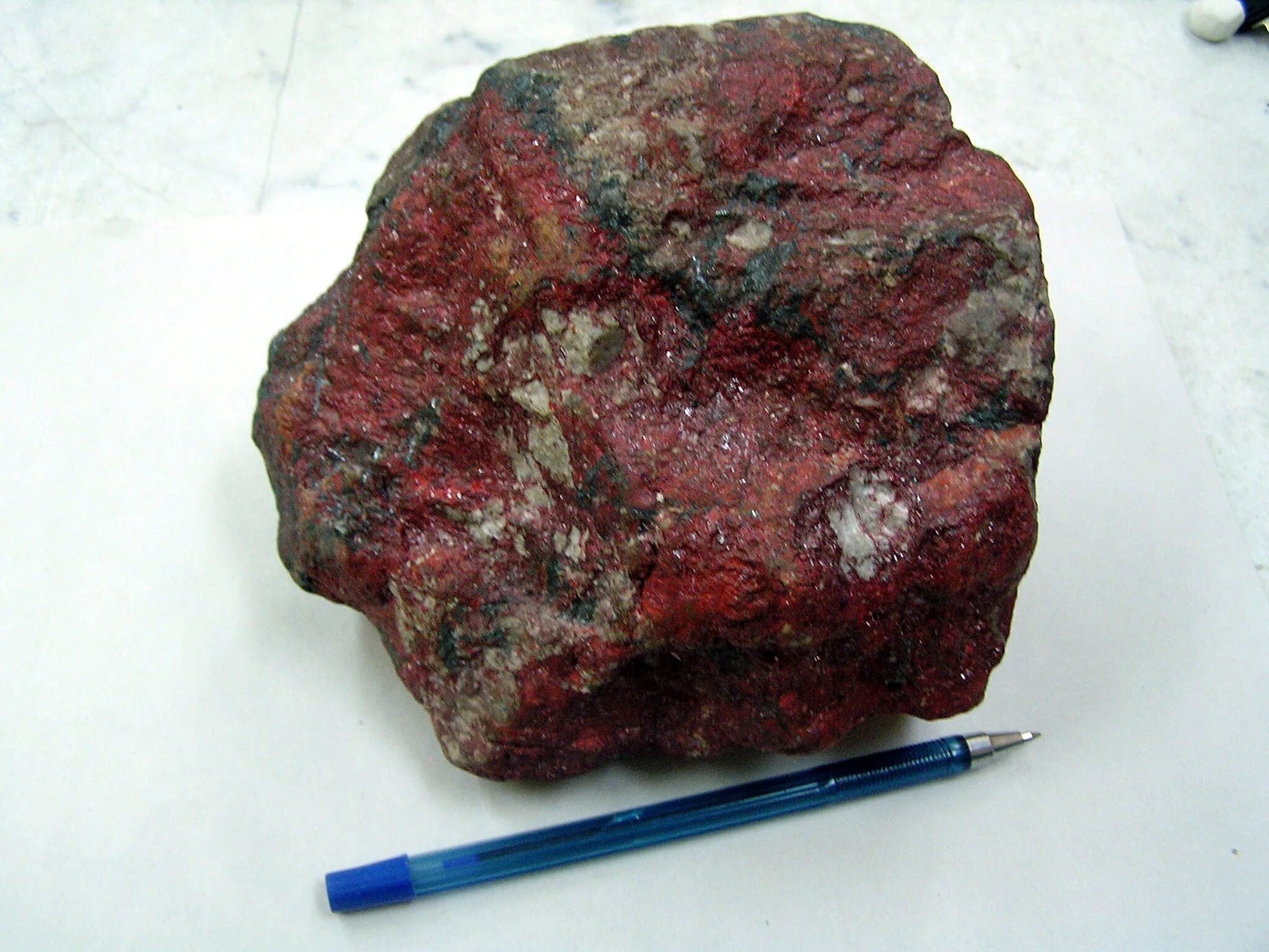 Отходы лесозаготовки. Сульфид киноварь минерал. Гора ртутная. Гора ртутная. Железная руда камень.