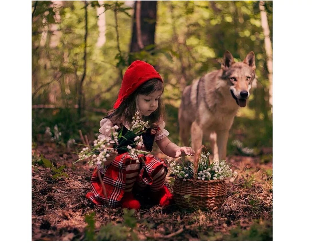 Луки с красным пальто. Шапка в красном стиле. Chiara ferragni шапка. Шапка с красным пальто. Пуховик кокон стрит стайл 2020.