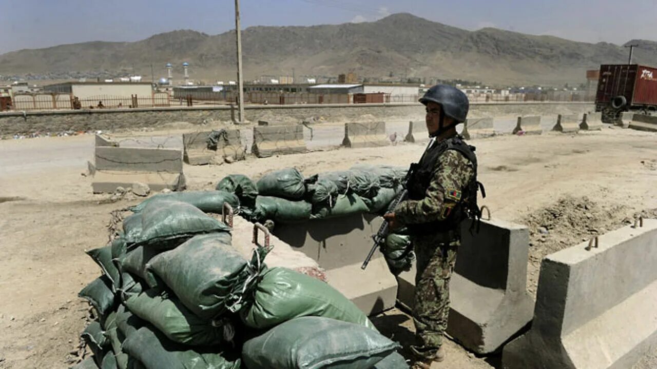 Военная база в горах Афганистан. Американский ФОБ В Афганистане. Дружественный огонь в Афганистане.