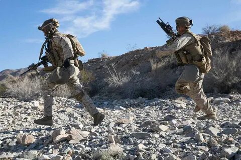 Где то горной дороги проходят морпехи сша