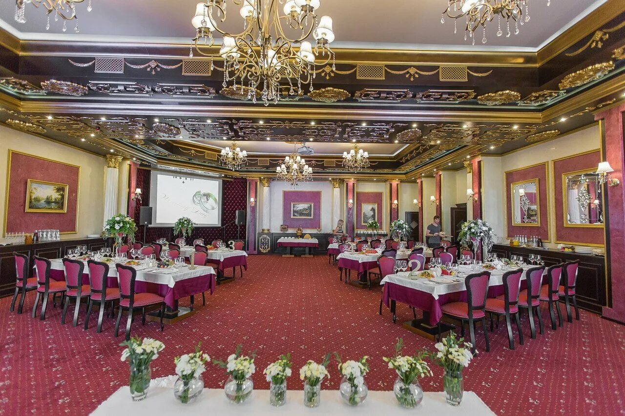 Император ресторан одинцово. Банкетный зал император холл москва. Банкетный зал император холл можайское шоссе. Ресторан император холл можайское шоссе. Империал холл можайское шоссе.