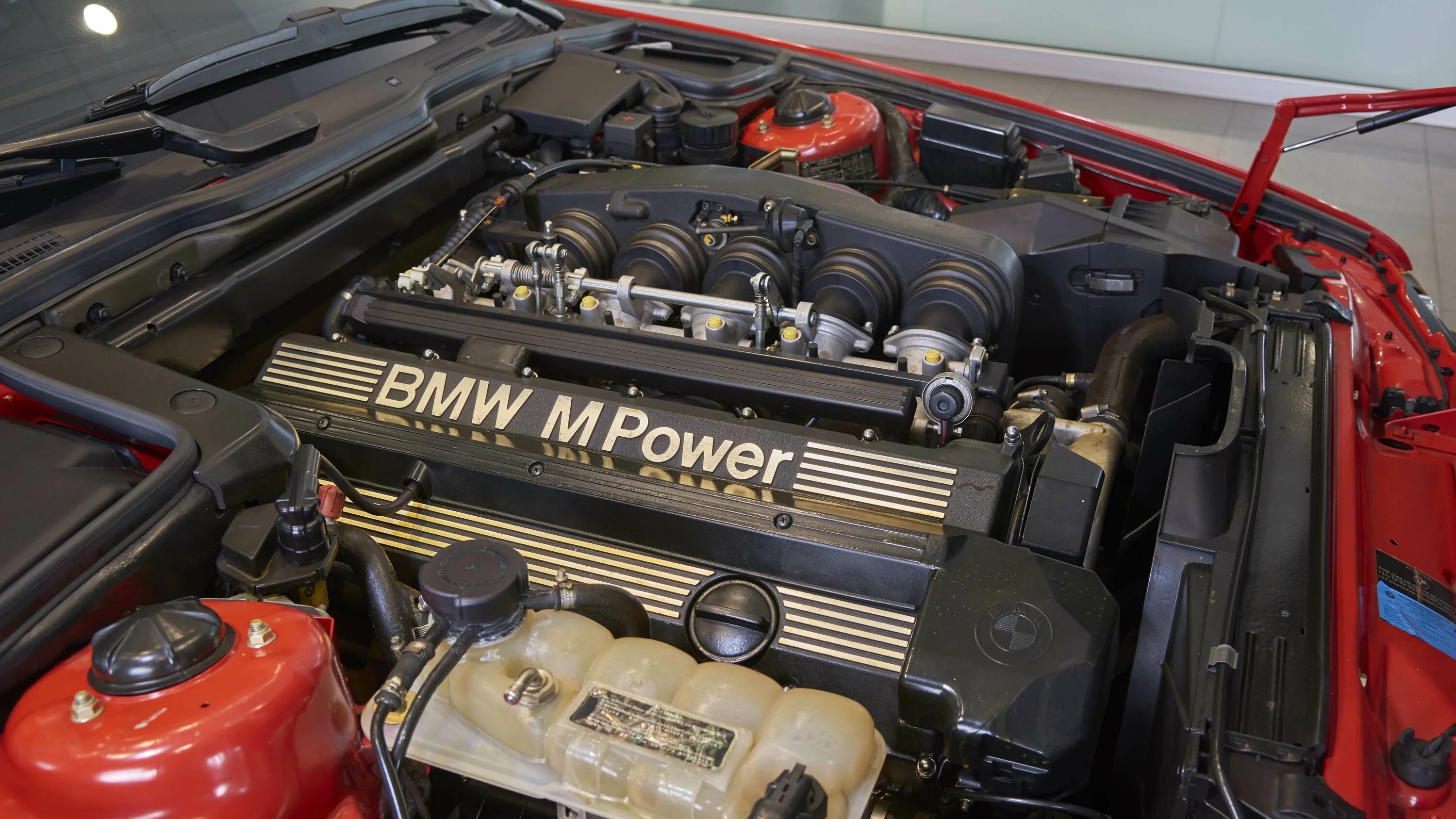 М5 какой мотор. BMW e34 m5 мотор. BMW m5 e34 двигатель. Мотор БМВ м5 е34. BMW m5 e34 engine.