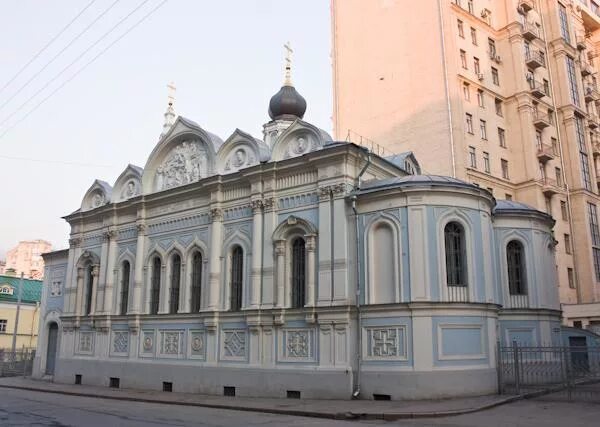 Храм успения пресвятой богородицы газетный. Москва храм успения пресвятой богородицы в успенском вражке. Храм успения богородицы москва. Церковь успения пресвятой богородицы на успенском вражке, москва. Храм успения пресвятой богородицы газетный переулок.