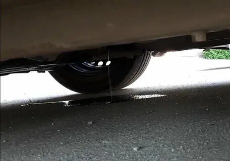 Капает из под машины